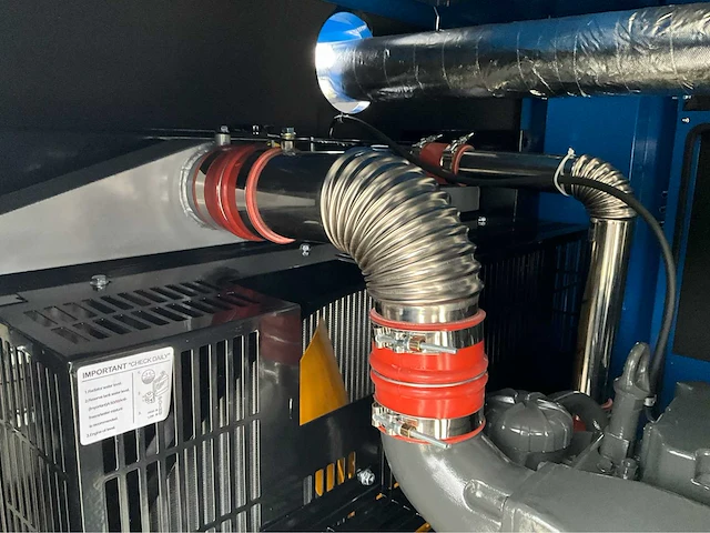 Field energy noodstroom aggregaat / generator 440 kva - ats - 6 cilinder dieselmotor - afbeelding 8 van  26