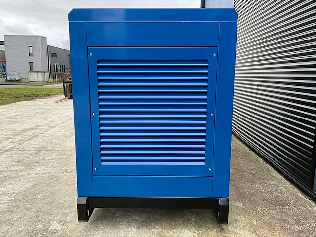 Field energy noodstroom aggregaat / generator 440 kva - ats - 6 cilinder dieselmotor - afbeelding 24 van  26