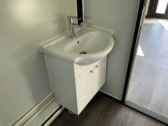 Field facilities mobiele woonunit / tiny home / chalet met badkamer - afbeelding 15 van  40