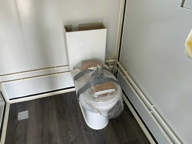 Field facilities mobiele woonunit / tiny home / chalet met badkamer - afbeelding 18 van  40