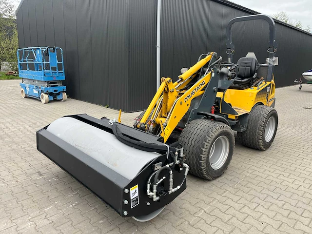 Field industries 1800 vibratory roller trilwals / verdichter voor schranklader of rupslader - afbeelding 10 van  10