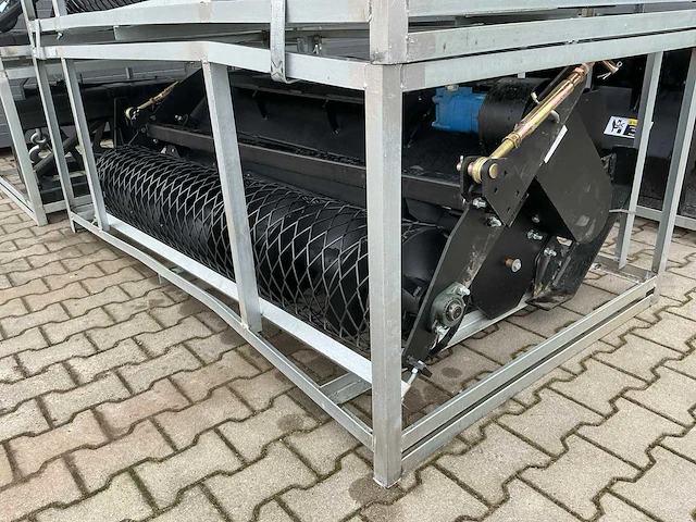 Field industries aanbouwfrees met pakrol voor schranklader/"bobcat" - afbeelding 5 van  7