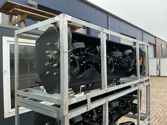 Field industries aanbouwfrees schranklader/"bobcat" - afbeelding 14 van  14