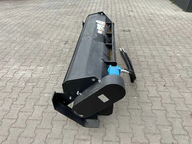 Field industries aanbouwfrees schranklader/"bobcat" - afbeelding 6 van  14