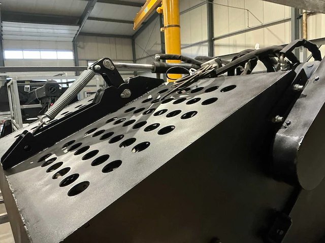 Field industries hydraulische afwerkhark met steenopvangbak - afbeelding 8 van  8