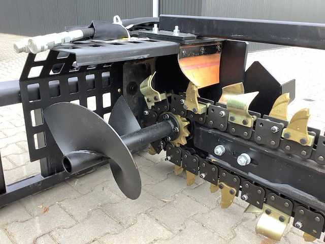 Field industries trencher / kettinggraver - afbeelding 12 van  16