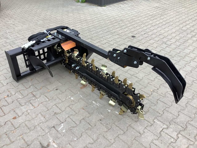 Field industries trencher / kettinggraver - afbeelding 9 van  16