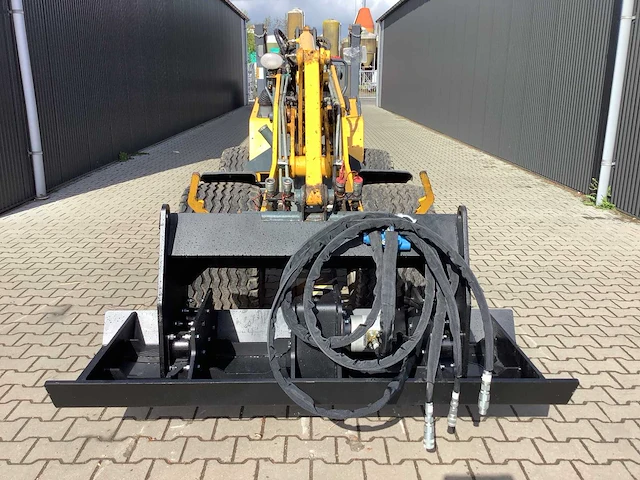 Field industries verdichter / compactor 1800 voor schranklader/"bobcat" - afbeelding 14 van  22