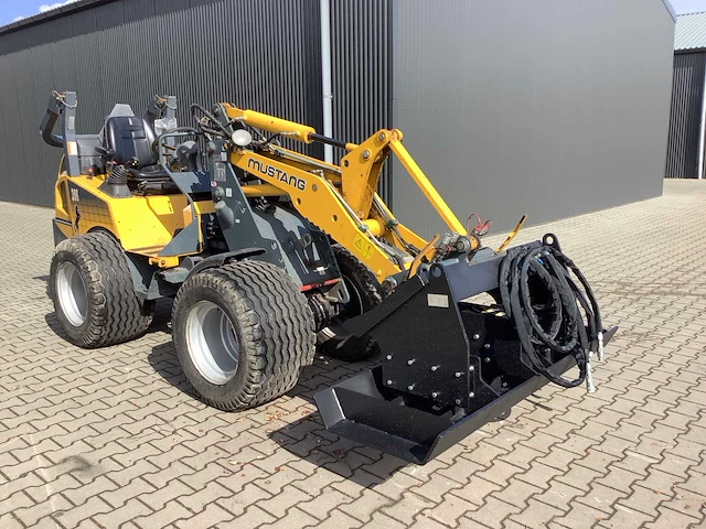 Field industries verdichter / compactor 1800 voor schranklader/"bobcat" - afbeelding 19 van  22