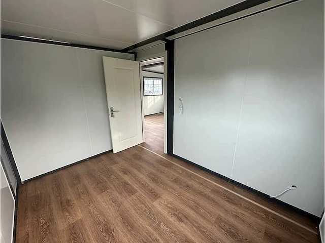 Field mobiele woonunit / tiny home / chalet met 2 slaapkamers + keuken - afbeelding 19 van  49