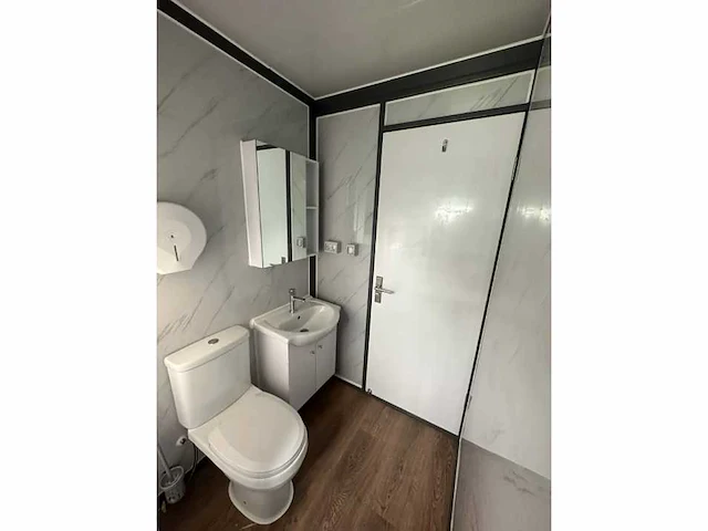 Field mobiele woonunit / tiny home / chalet met 2 slaapkamers + keuken - afbeelding 25 van  49
