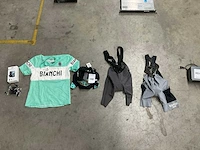 Fietsbroeken, fietsshirt en attributen - afbeelding 1 van  10