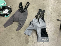 Fietsbroeken, fietsshirt en attributen - afbeelding 3 van  10