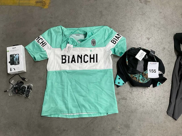 Fietsbroeken, fietsshirt en attributen - afbeelding 8 van  10
