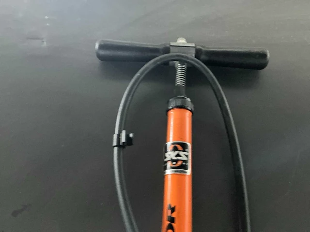 Fietspomp - afbeelding 3 van  4