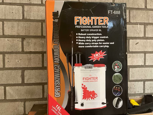 Fighter ft688 rugspuit - afbeelding 1 van  2