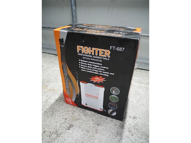 Fighter - afbeelding 4 van  8