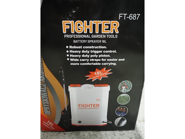 Fighter - afbeelding 5 van  8