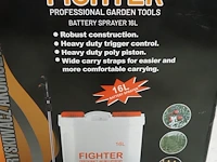 Fighter - afbeelding 5 van  8