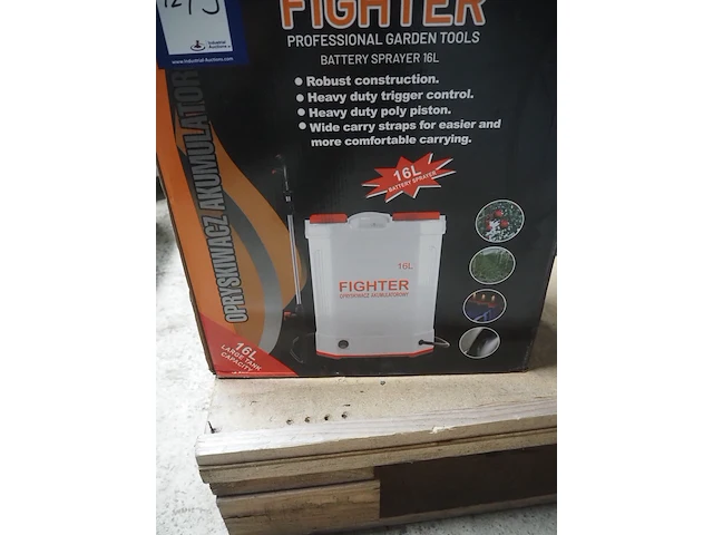 Fighter - afbeelding 3 van  4