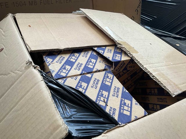 Fil grote partij vrachtwagen filters - afbeelding 17 van  17