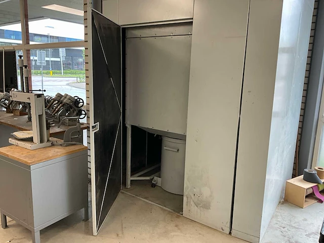 Filterafzuiginstallatie v.v. ombouw en besturingskast - afbeelding 1 van  8