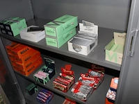 Filterhuizen en vloeitjes in diverse soorten en maten in kast - afbeelding 3 van  4