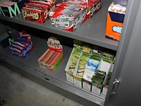 Filterhuizen en vloeitjes in diverse soorten en maten in kast - afbeelding 4 van  4