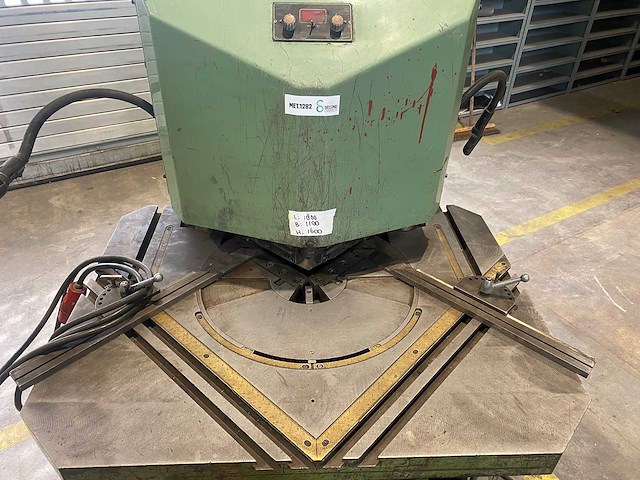 Fim - versa 204 - notching machine - 1993 - afbeelding 13 van  15