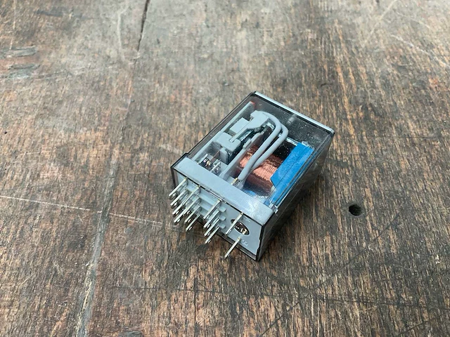 Finder 24v dc 7a 250v relay (12x) - afbeelding 2 van  7