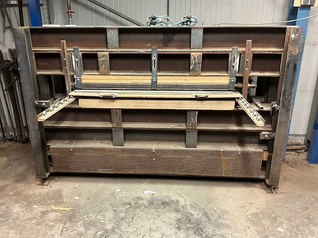 Fineerpers v.v. verwarmingselementen werkoppervlak: 150x60cm - afbeelding 1 van  5