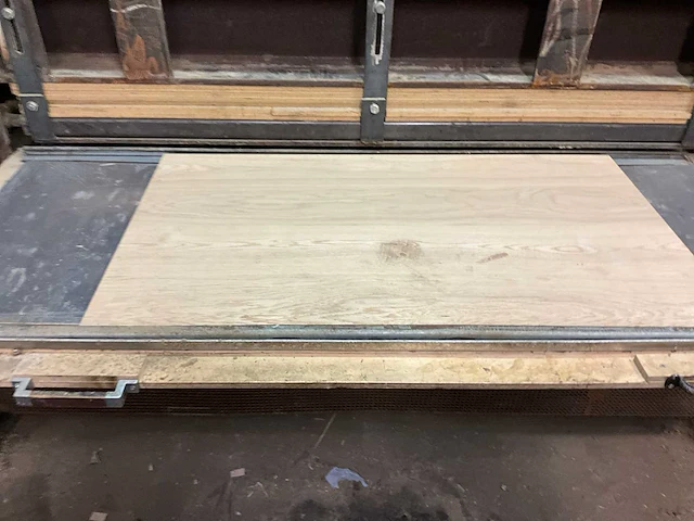 Fineerpers v.v. verwarmingselementen werkoppervlak: 150x60cm - afbeelding 3 van  5