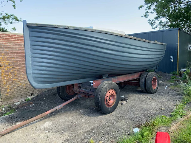 Finse reddingsloep met trailer - afbeelding 12 van  38