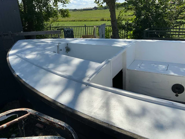 Finse reddingsloep met trailer - afbeelding 25 van  38