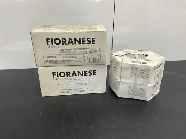 Fioranese ceramica, sphinx wandtegel - afbeelding 1 van  8