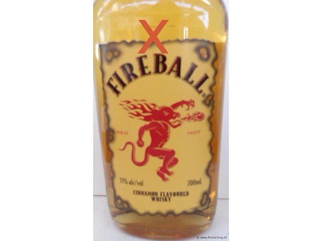 Fireball whisky - 700 ml - winkelverkoopprijs € 14.95 - afbeelding 2 van  3