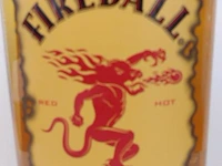 Fireball whisky - 700 ml - winkelverkoopprijs € 14.95 - afbeelding 2 van  3