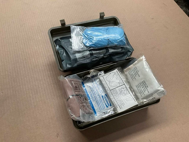 First aid kit box (2x) - afbeelding 3 van  4
