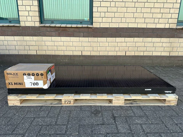 First choice solar - set van 2 zonnepanelen (375 wp) met solax 0.7k omvormer - afbeelding 1 van  3