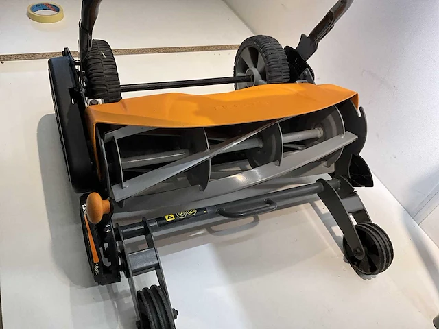 Fiskars staysharp max grasmaaier - afbeelding 5 van  5