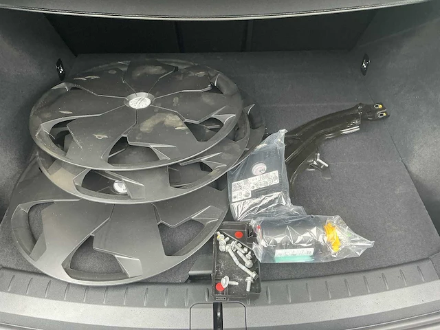 Fisker ocean personenauto (parts car) - afbeelding 8 van  39