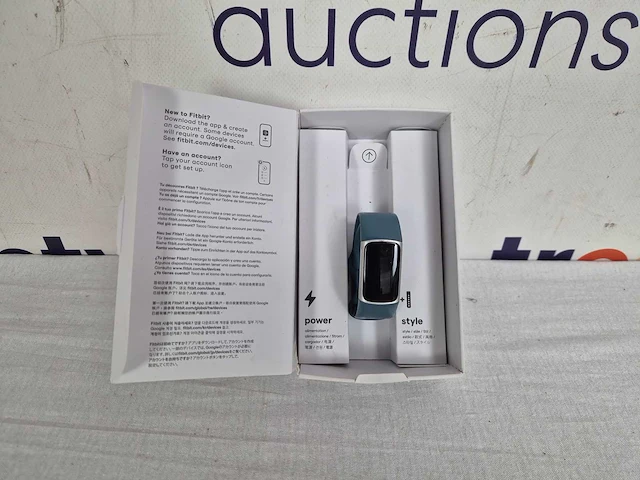 Fitbit charge 5 rvs (blauw) - afbeelding 3 van  3