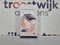 Fitbit versa 2 - smartwatch dames - roze koper - afbeelding 2 van  2