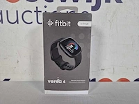Fitbit versa 4 - smartwatch heren en dames - zwart - afbeelding 2 van  2
