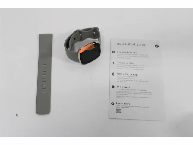 Fitbit versa sense oled spraakassistent amazon alexa, google assistant zilver grijs - afbeelding 5 van  6