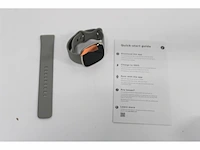 Fitbit versa sense oled spraakassistent amazon alexa, google assistant zilver grijs - afbeelding 5 van  6