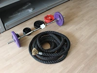 Fitnessproducten w.o. curlstang en touw - afbeelding 2 van  3