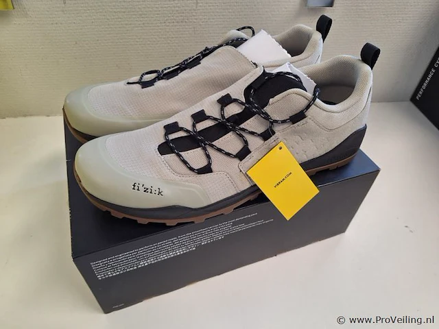 Fizik mtb fietsschoenen model terra ergolace x2 | kleur beige/zwart | maat 48 - afbeelding 1 van  7