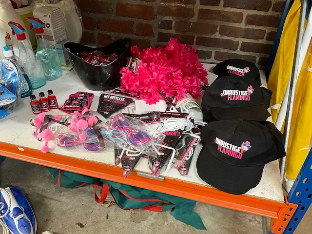 Flamingo merchandising - afbeelding 2 van  8