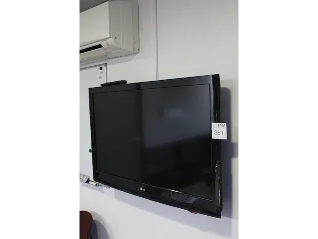 Flatscreen tv lg, 42 inch, met wandbeugel en afstandsbediening - afbeelding 2 van  2